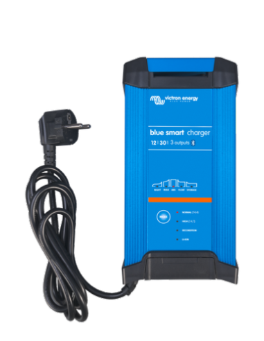 BLUE SMART IP22 CHARGER 12/30(3) 230V CEE 7/7